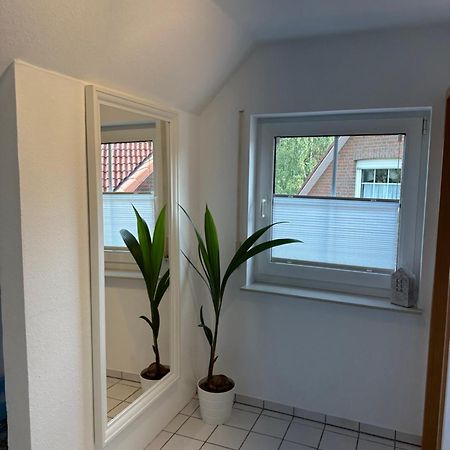 Ruhige, Kleine Ferienwohnung Шортенс Экстерьер фото