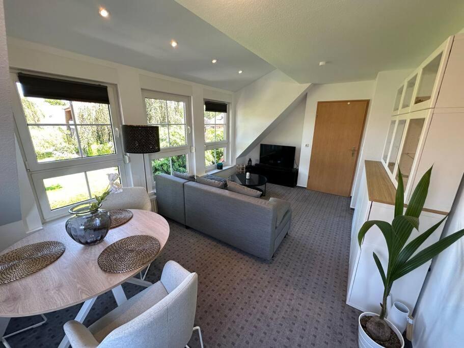 Ruhige, Kleine Ferienwohnung Шортенс Экстерьер фото