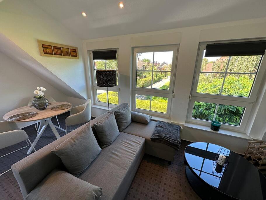 Ruhige, Kleine Ferienwohnung Шортенс Экстерьер фото