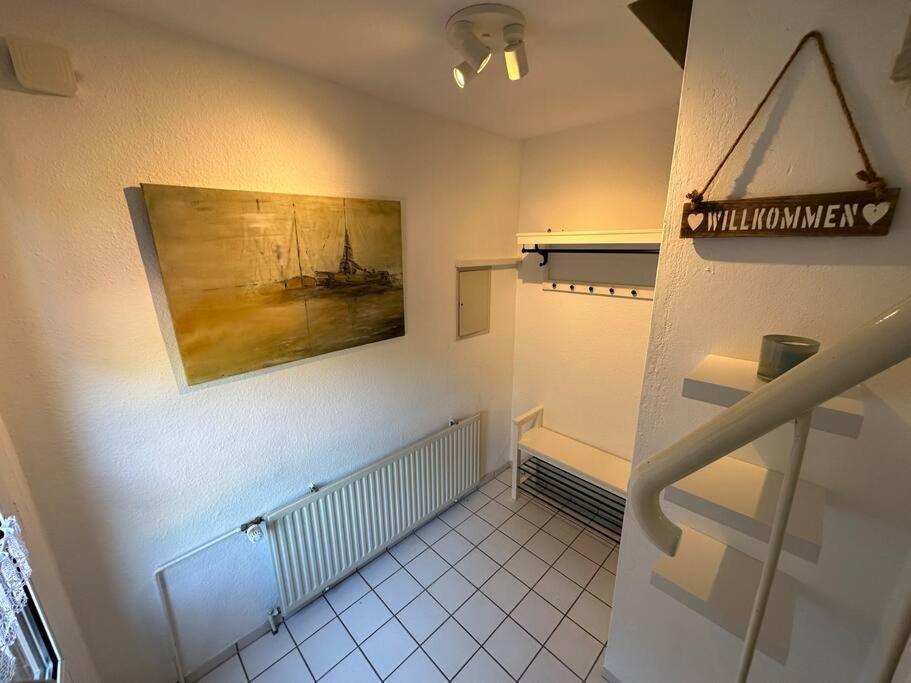 Ruhige, Kleine Ferienwohnung Шортенс Экстерьер фото