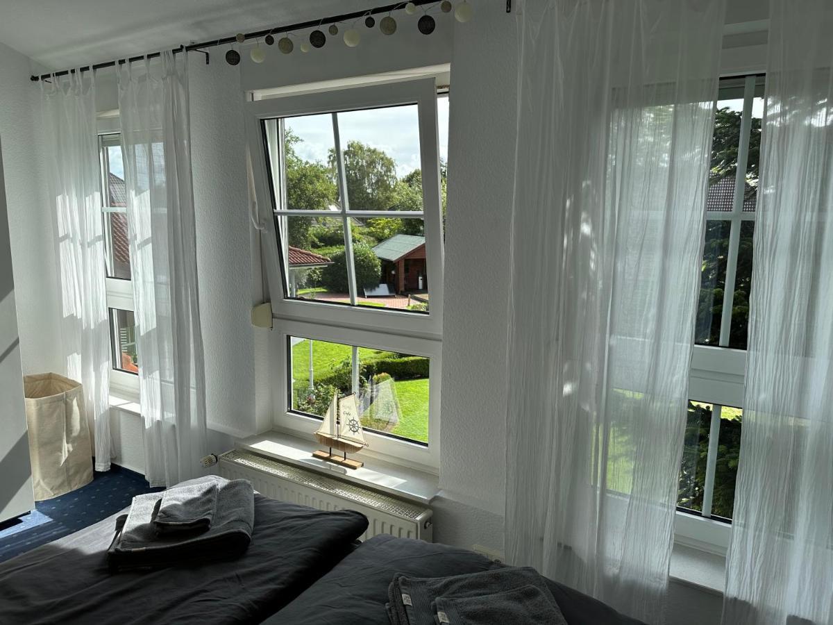 Ruhige, Kleine Ferienwohnung Шортенс Экстерьер фото