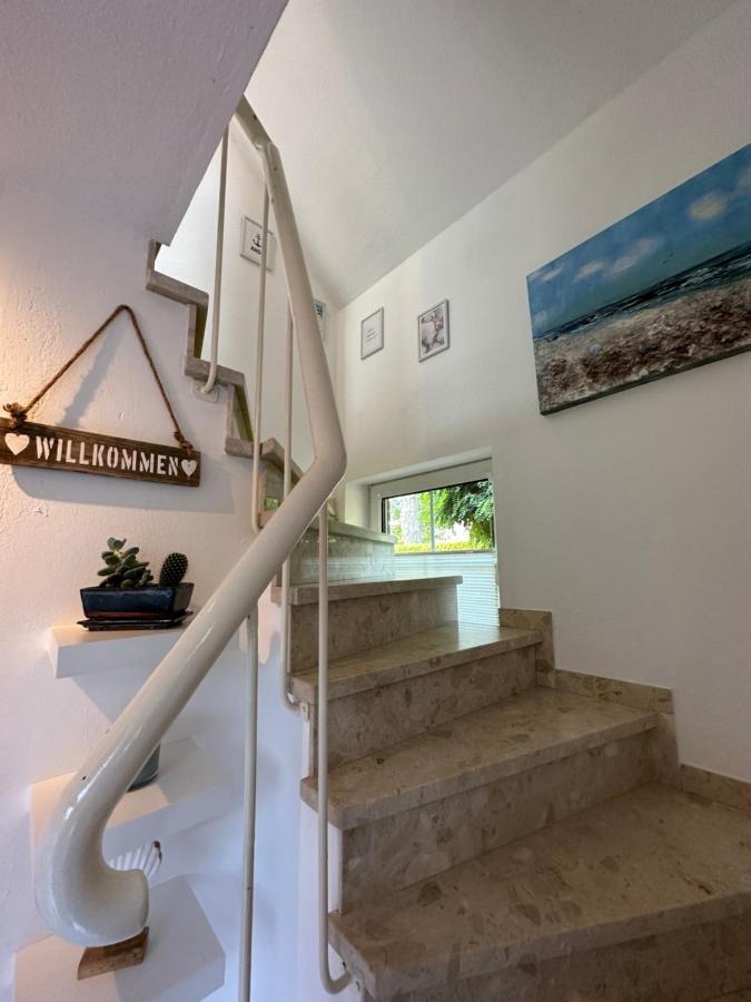 Ruhige, Kleine Ferienwohnung Шортенс Экстерьер фото
